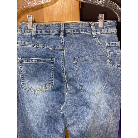 NWT GOZO women’s jeans.  Irregular pockets.  Fun jeans. Size 36 - Picture 9 of 9